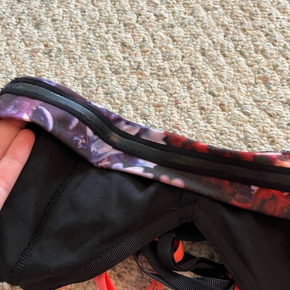 LULULEMON sports bra sz 6 - Picture 4 of 5
